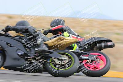 media/Jan-15-2023-SoCal Trackdays (Sun) [[c1237a034a]]/Turn 16 (120pm)/